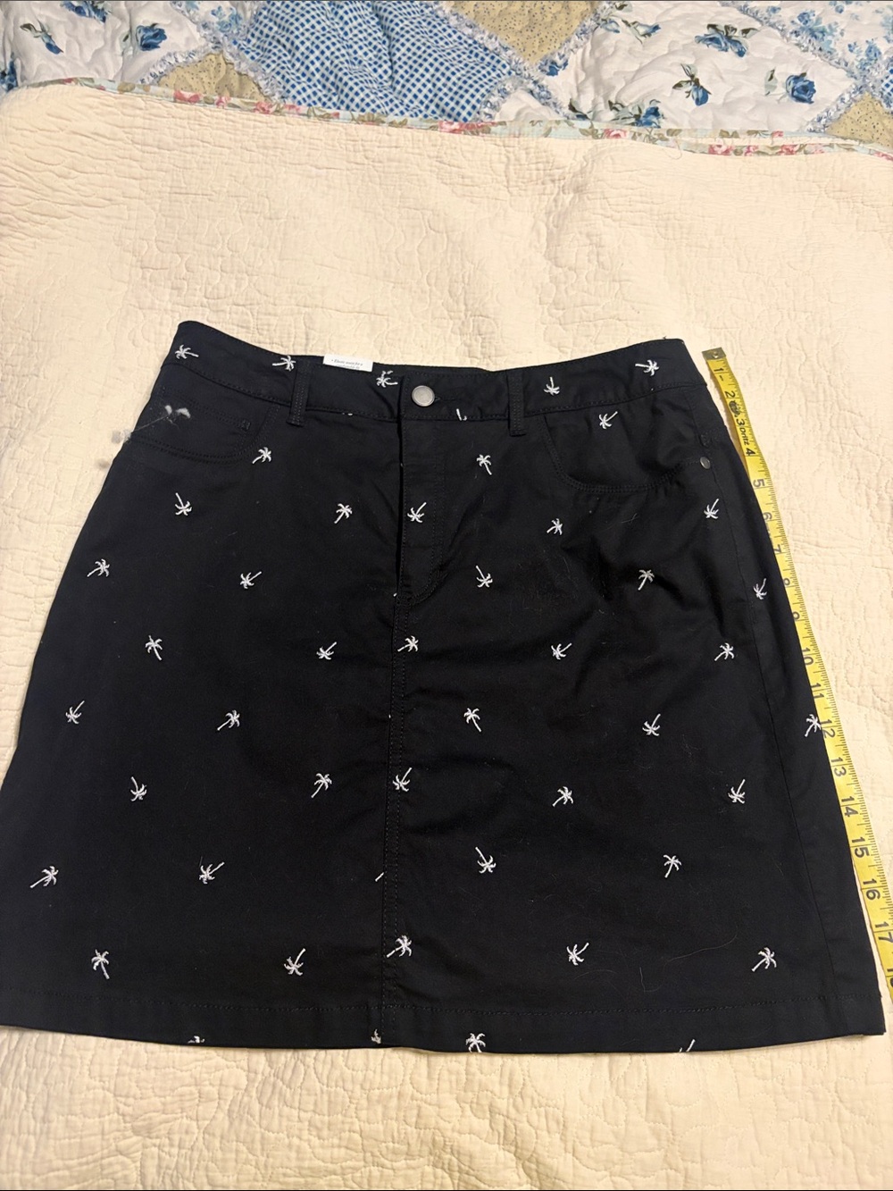 croft & barrow Black A-Line Skort with White Palm Embroidery